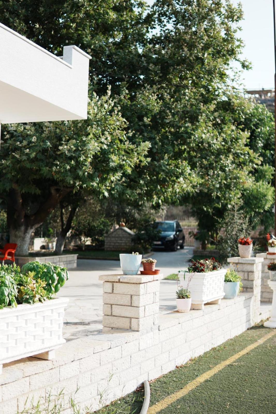 Gardenia Rooms Sarandë Exteriör bild